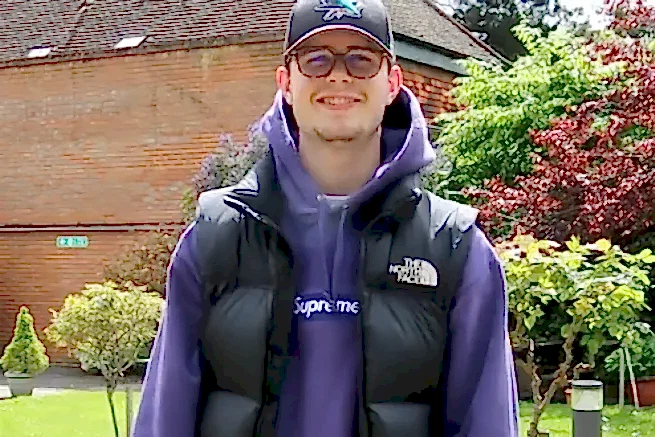 Flavio talks about what he likes most about studying in Wimbledon.

He talks about what he does in his free time and what attracts him to Wimbledon and London. He particularly likes the calm atmosphere of Wimbledon.