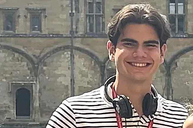 He spent 6 months studying with us to improve his English. Listen to his experience of staying in Wimbledon School of English. 